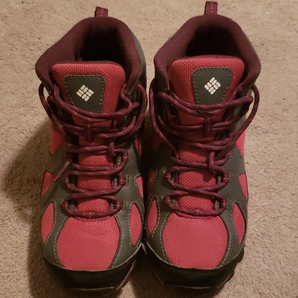 Kids- Columbia waterproof hiking boots